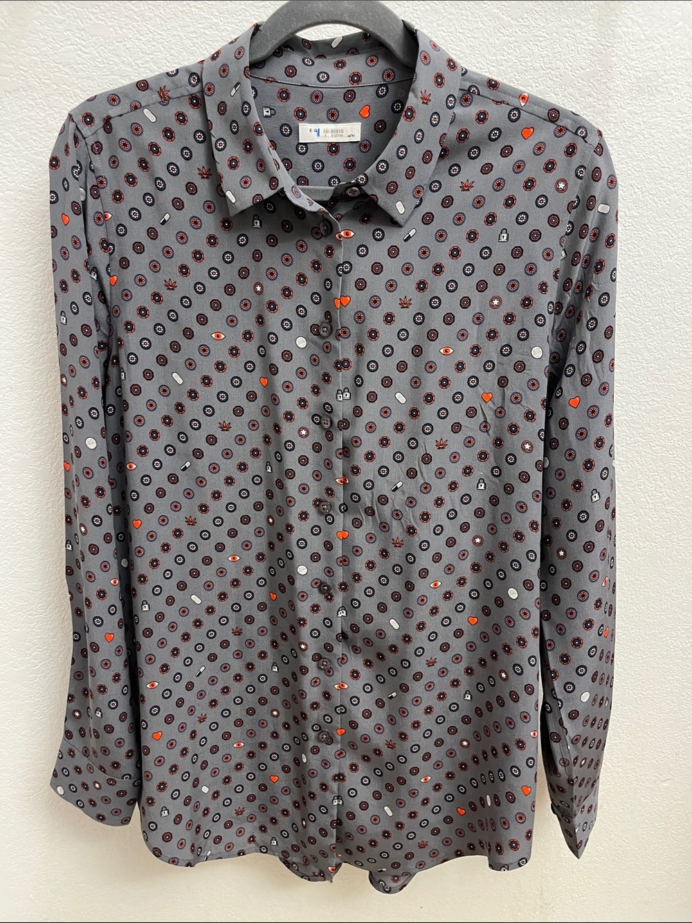 RARE Equipment Femme 100% Silk Novelty Print Blouse Gray